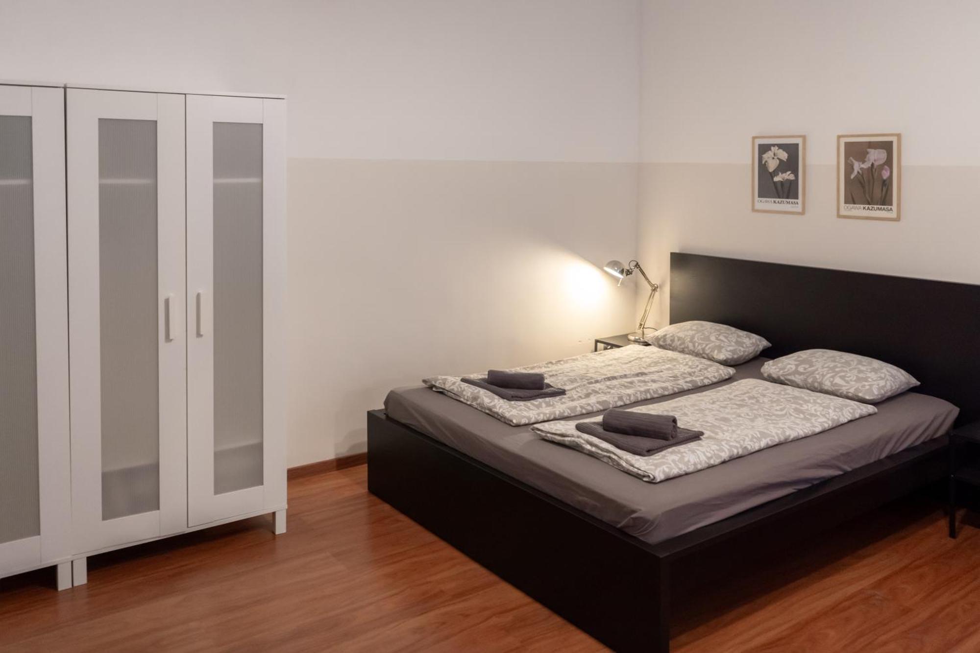 Cozy Apartment In Akacfa Street Budapest Exteriör bild