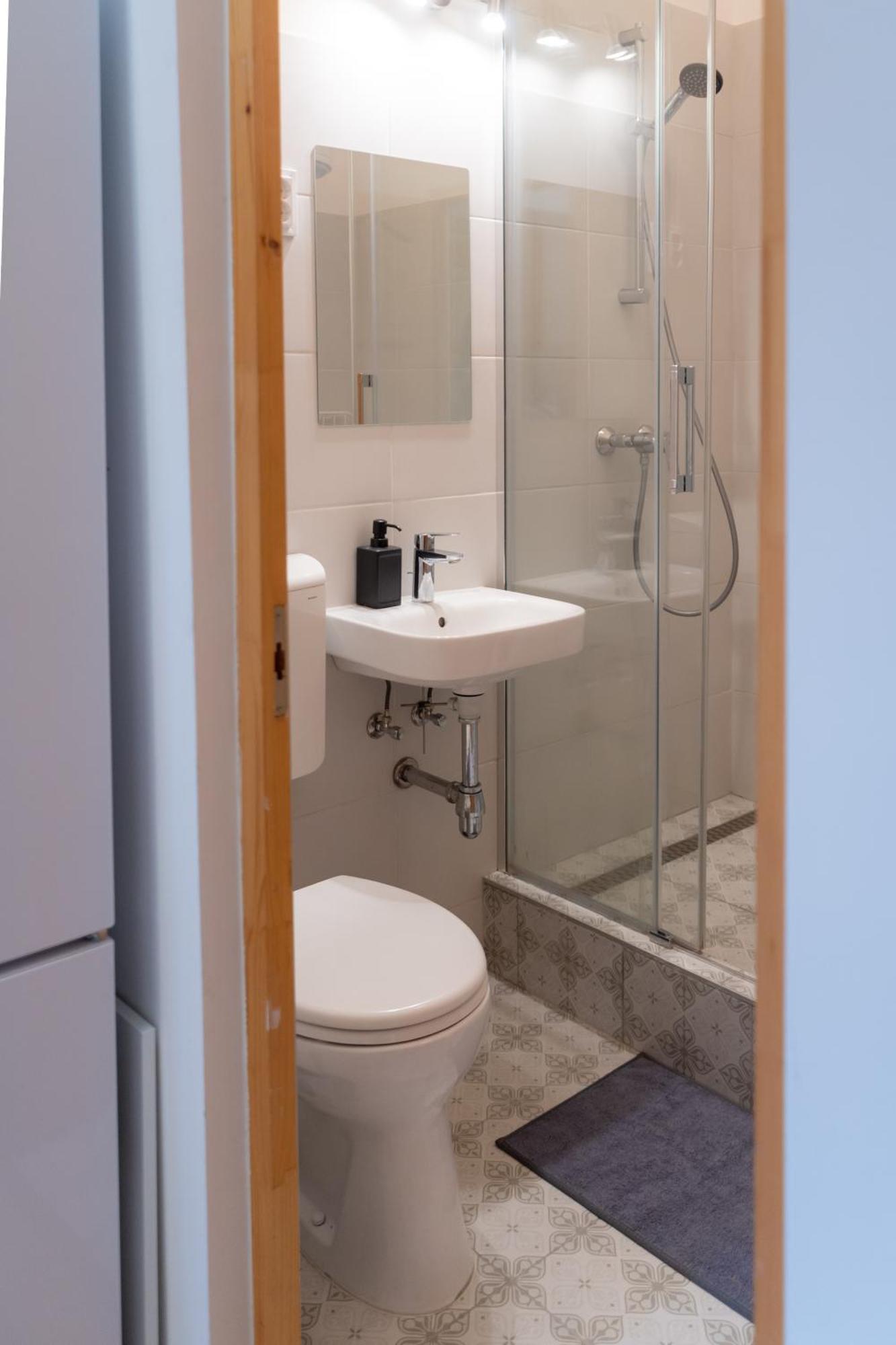 Cozy Apartment In Akacfa Street Budapest Exteriör bild